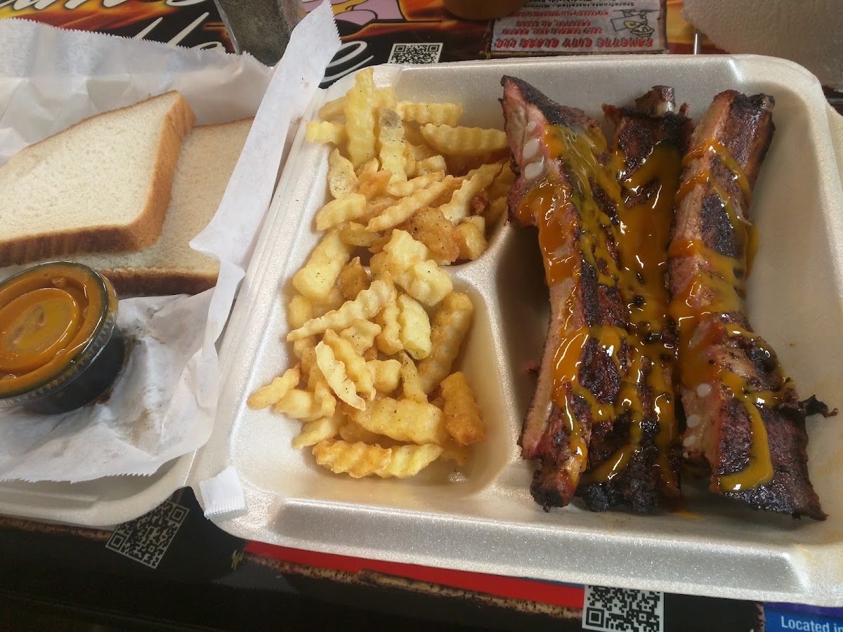 Bbq Sam's Smokehouse Photo 6