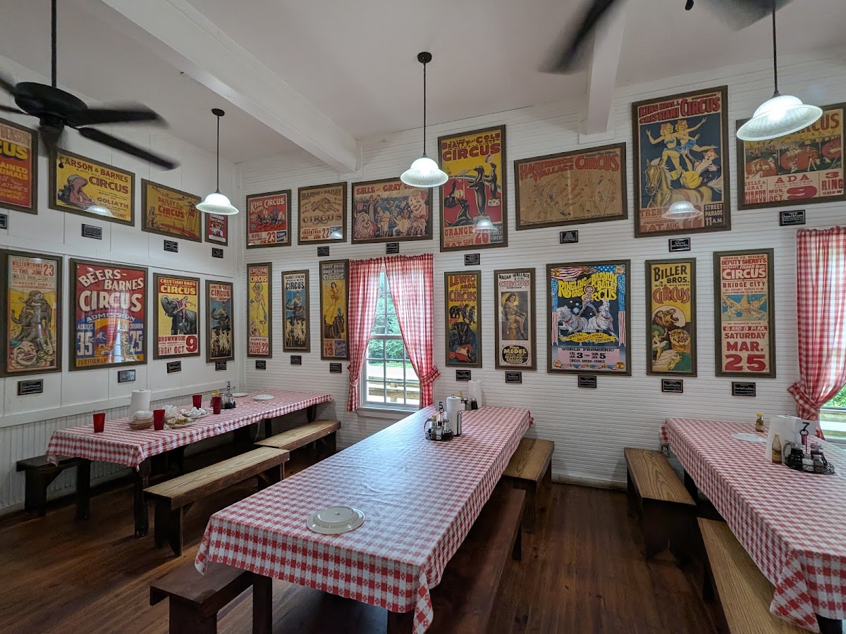 Pickett House Restaurant Photo 3