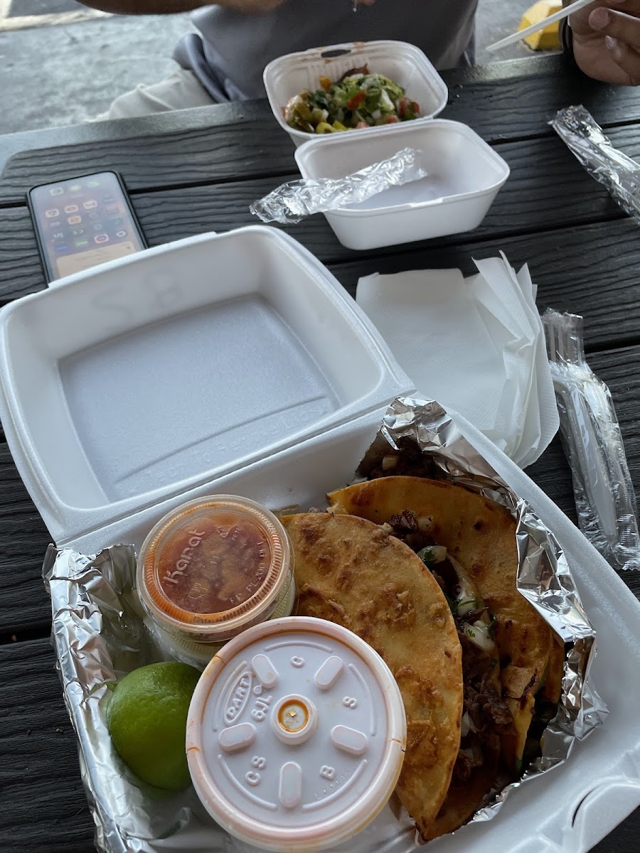 El Paisano Market Photo 5