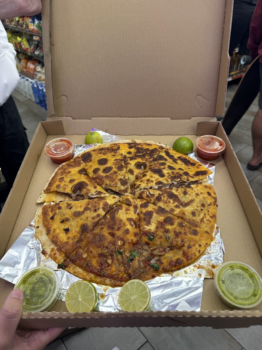 El Paisano Market Photo 6