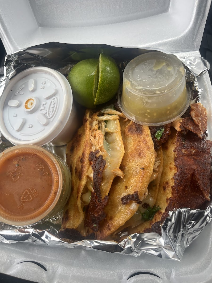 El Paisano Market Photo 9