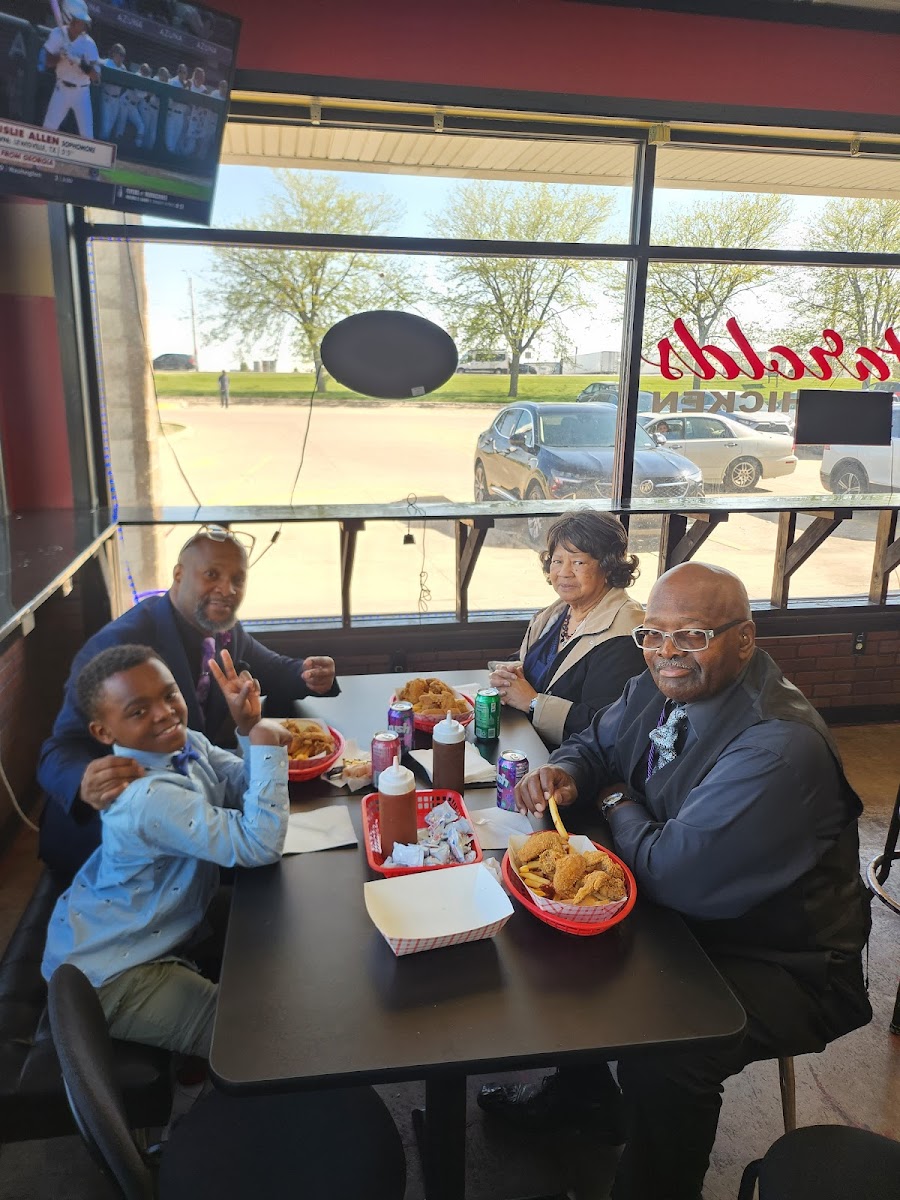 Harold's Chicken Photo 5