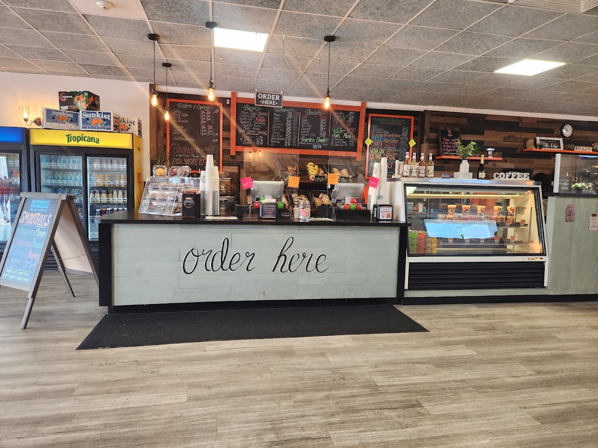 Island Bagels & Liquor Store