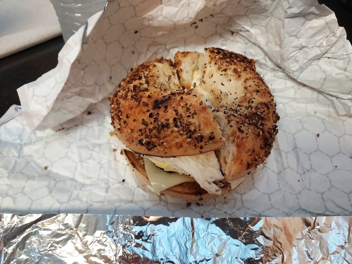 Island Bagels & Liquor Store Photo 5