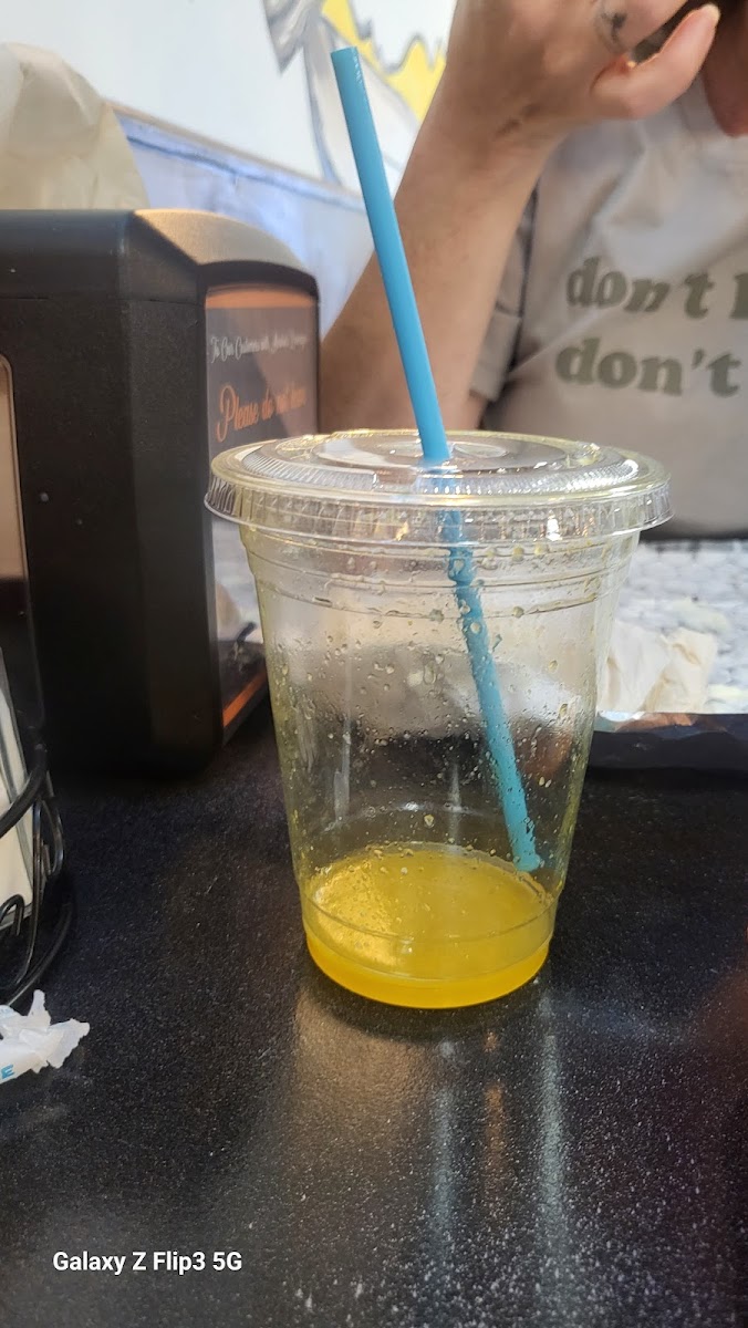 Island Bagels & Liquor Store Photo 9