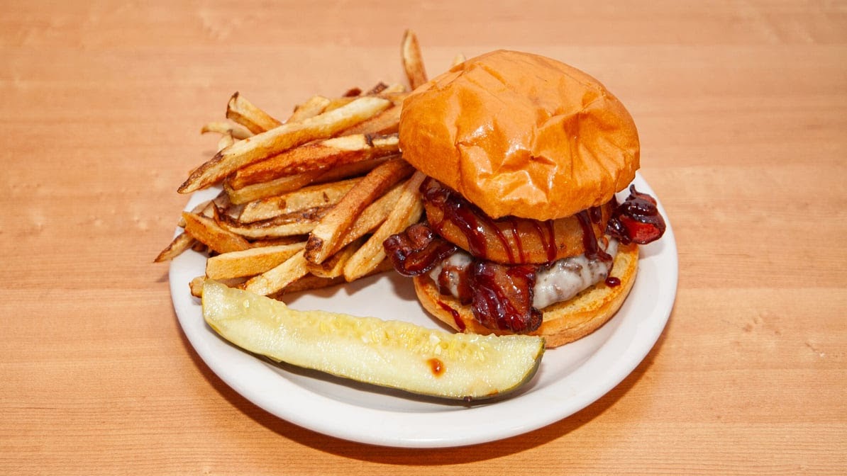 Devils Lake Bar and Grill Photo 4