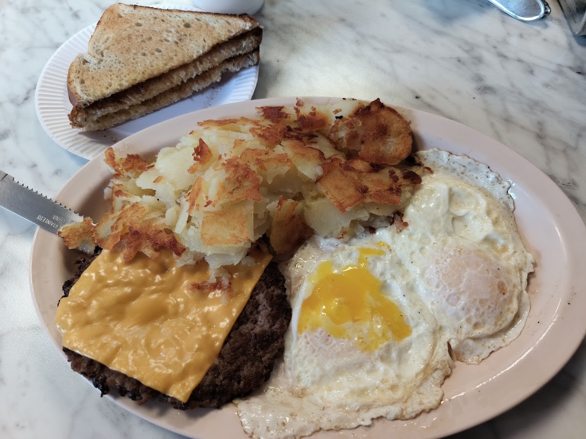 T N T's Snack Shop Photo 2