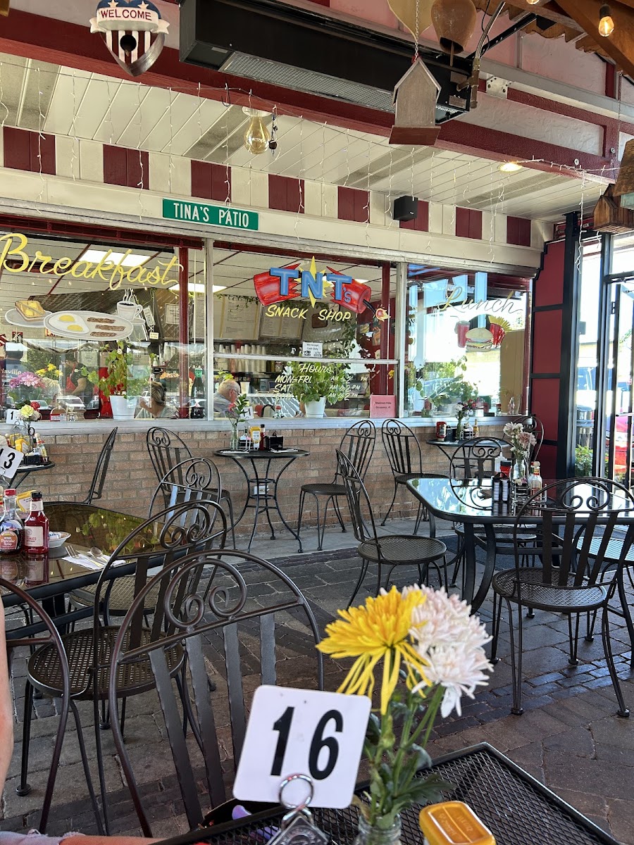 T N T's Snack Shop Photo 4