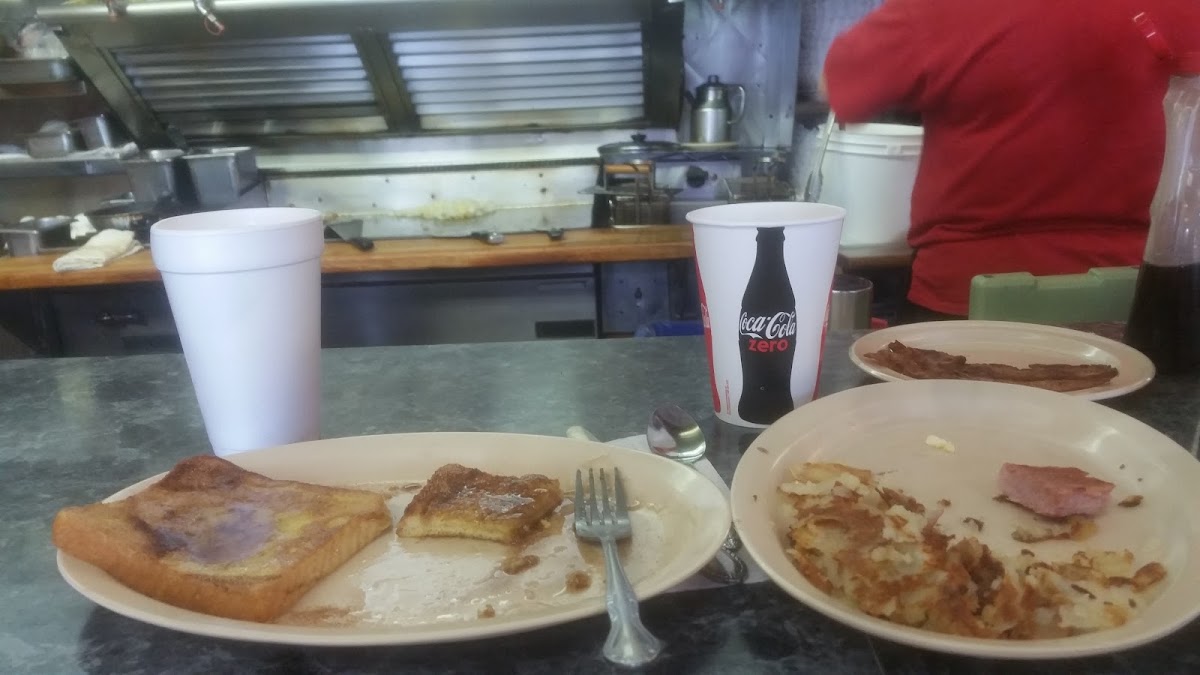 T N T's Snack Shop Photo 5