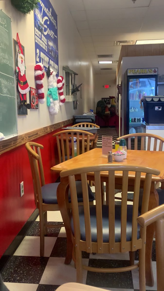 Pearl's Diner Photo 2