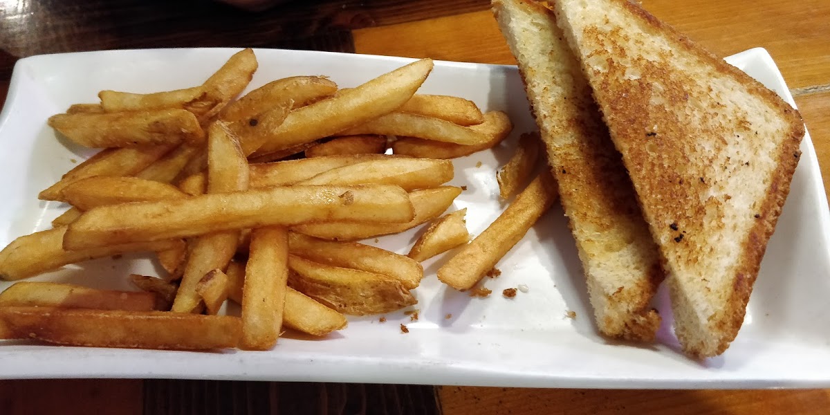 Tom and Jerry's, Bar & Grill Photo 7