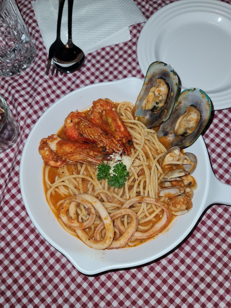 Aglios - Bandar Johor Bahru Photo 9