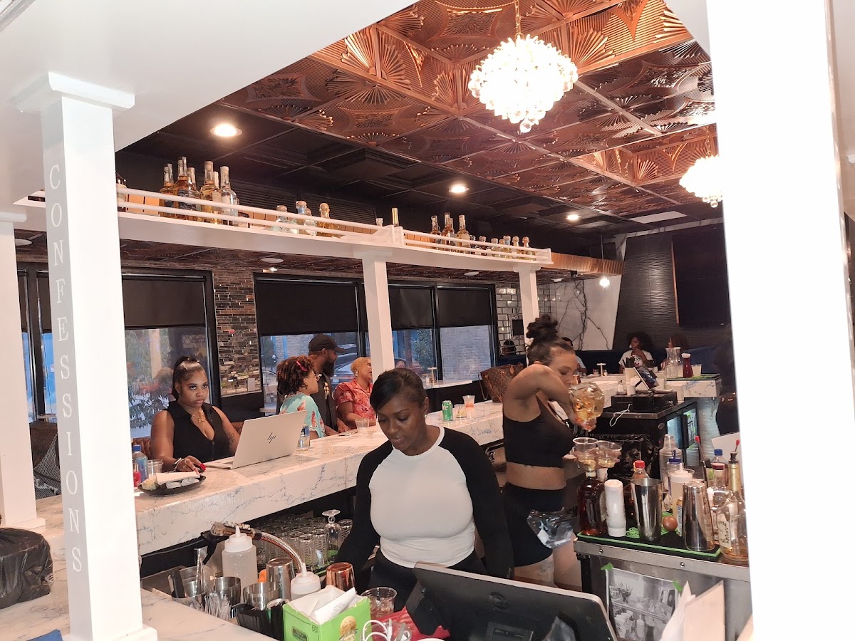Confessions Bar & Restaurant Lounge Photo 6