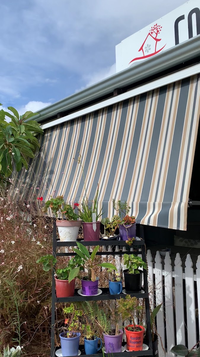 WA Mums Cottage & Cafe Opp shop Photo 2