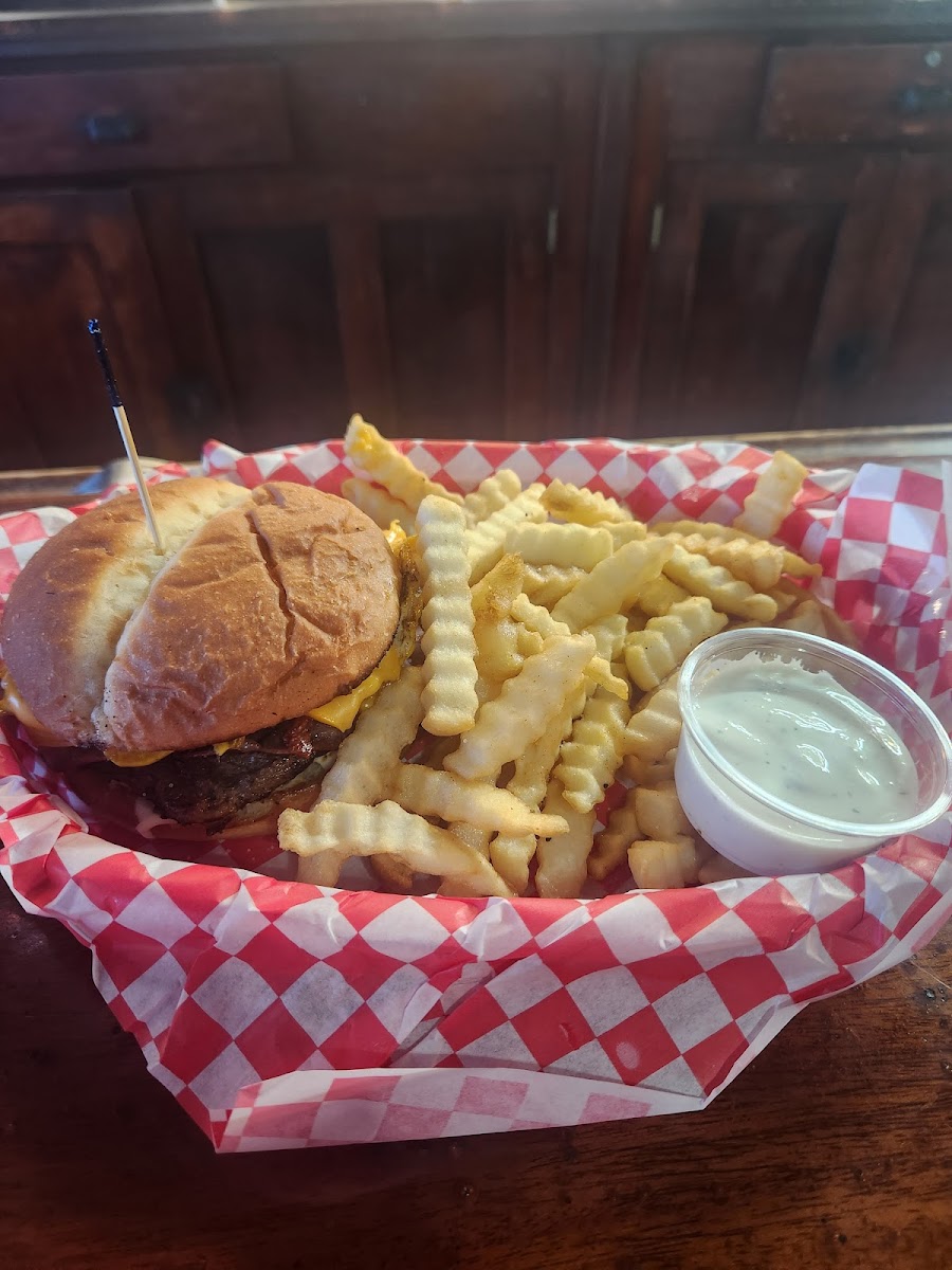 Frosty's Saloon & Grill Photo 5