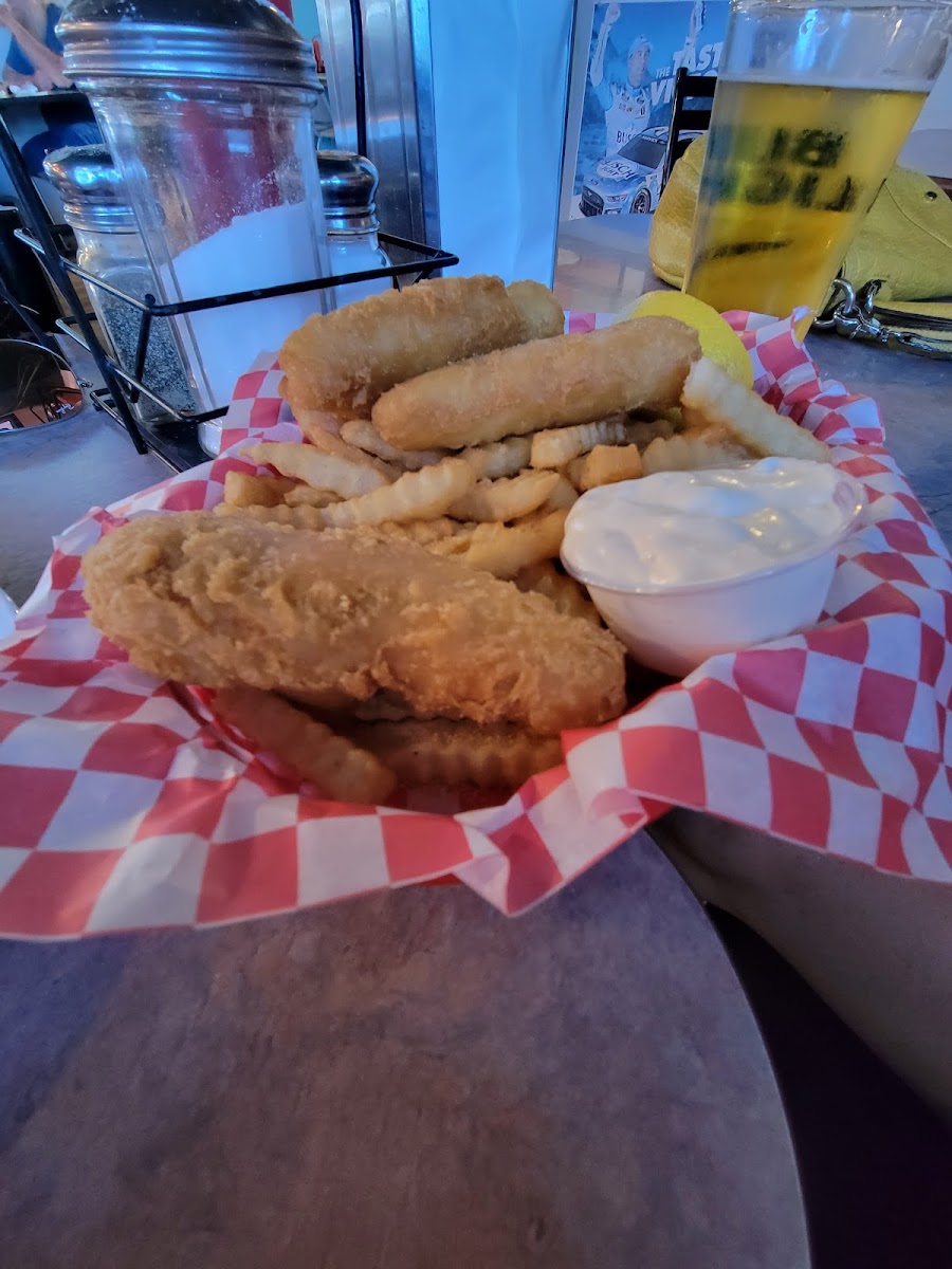 Frosty's Saloon & Grill Photo 6