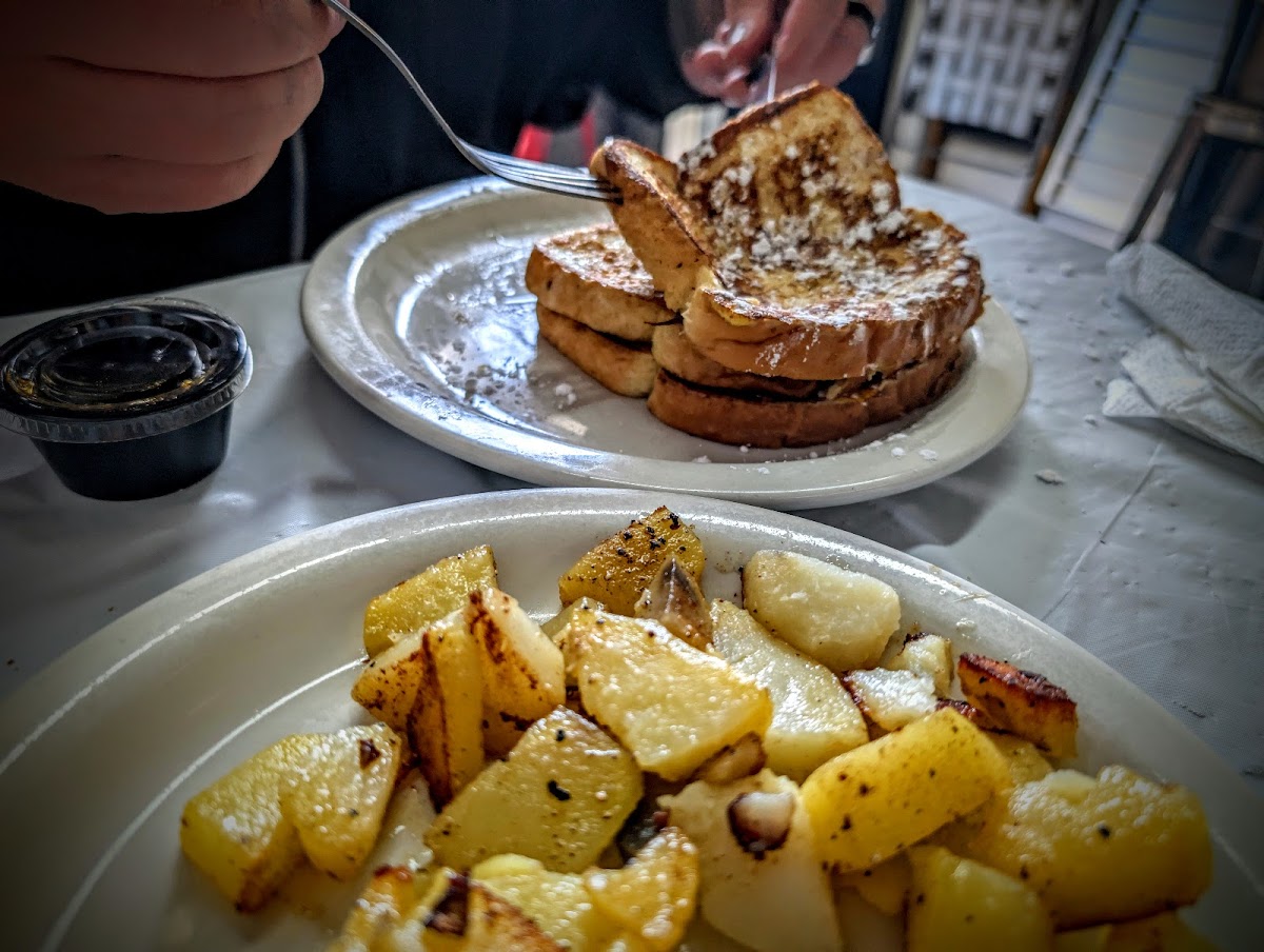 Aunt Di’s Cafe Photo 4