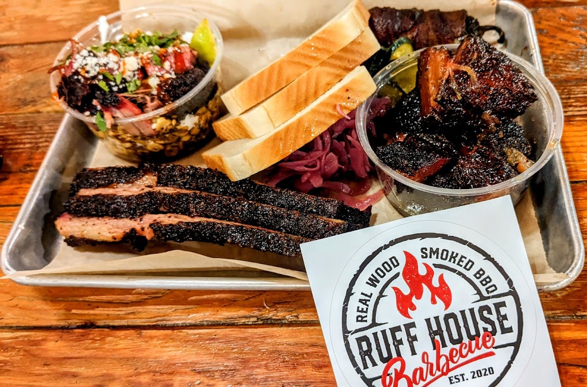Ruff House BBQ Photo 10