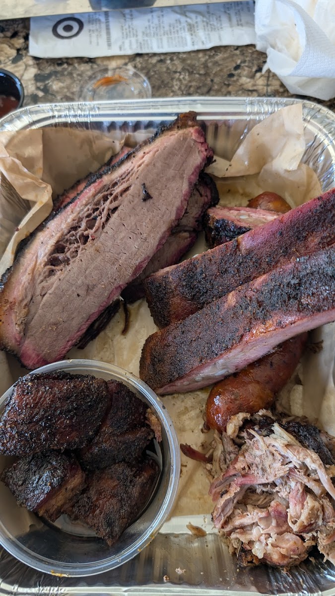 Ruff House BBQ Photo 5