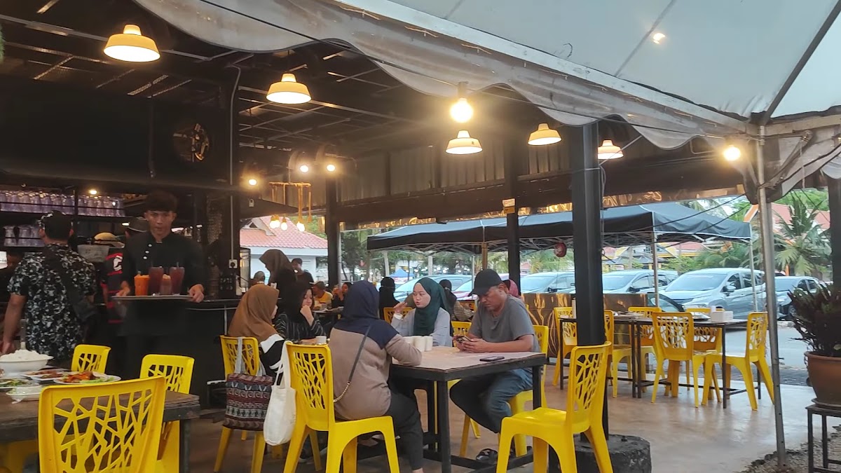 Salaza & Sons Bike Cafe Photo 2