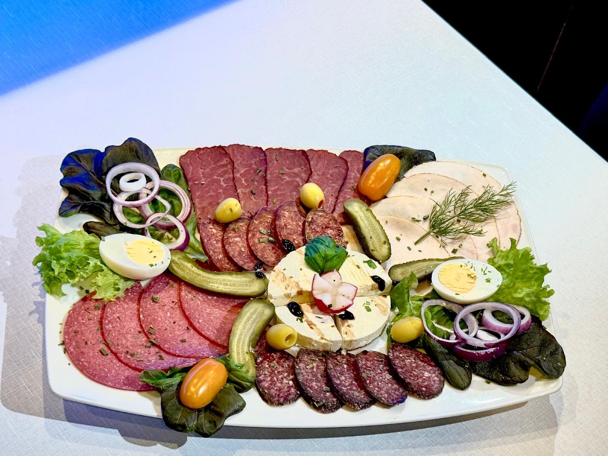 Tradita Restaurant Photo 3