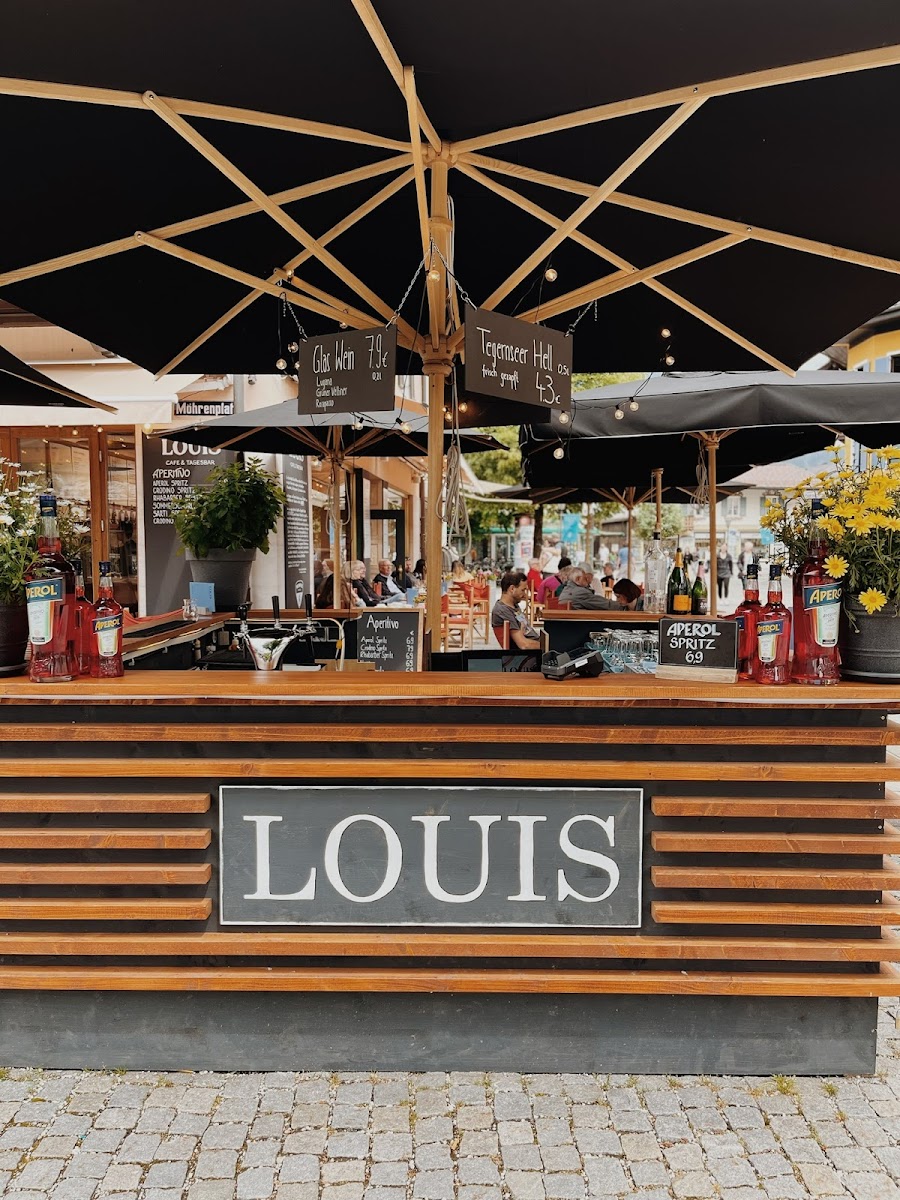 LOUIS - CAFE & TAGESBAR