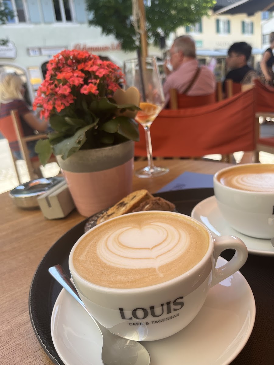 LOUIS - CAFE & TAGESBAR Photo 5