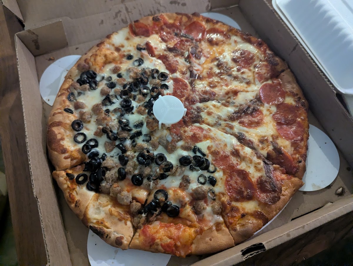 Luigi`s Pizza Photo 4