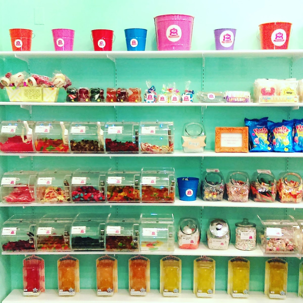 Luckys Coffee, Ice Cream & Candy