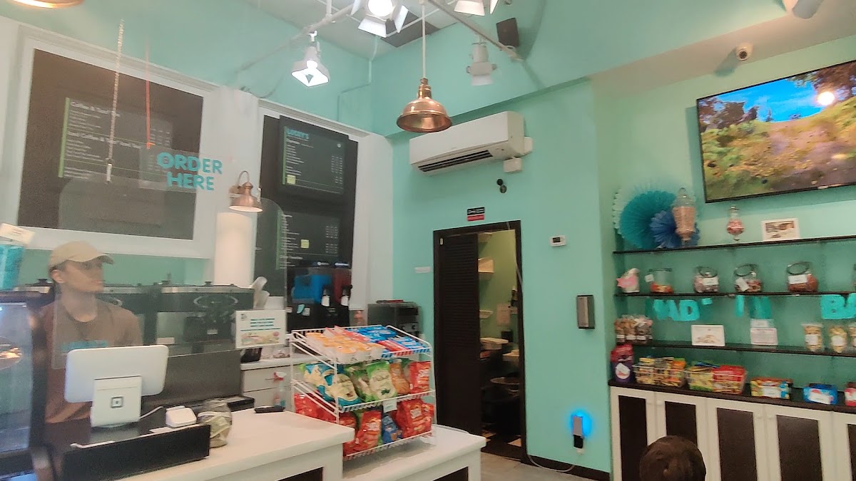 Luckys Coffee, Ice Cream & Candy Photo 2