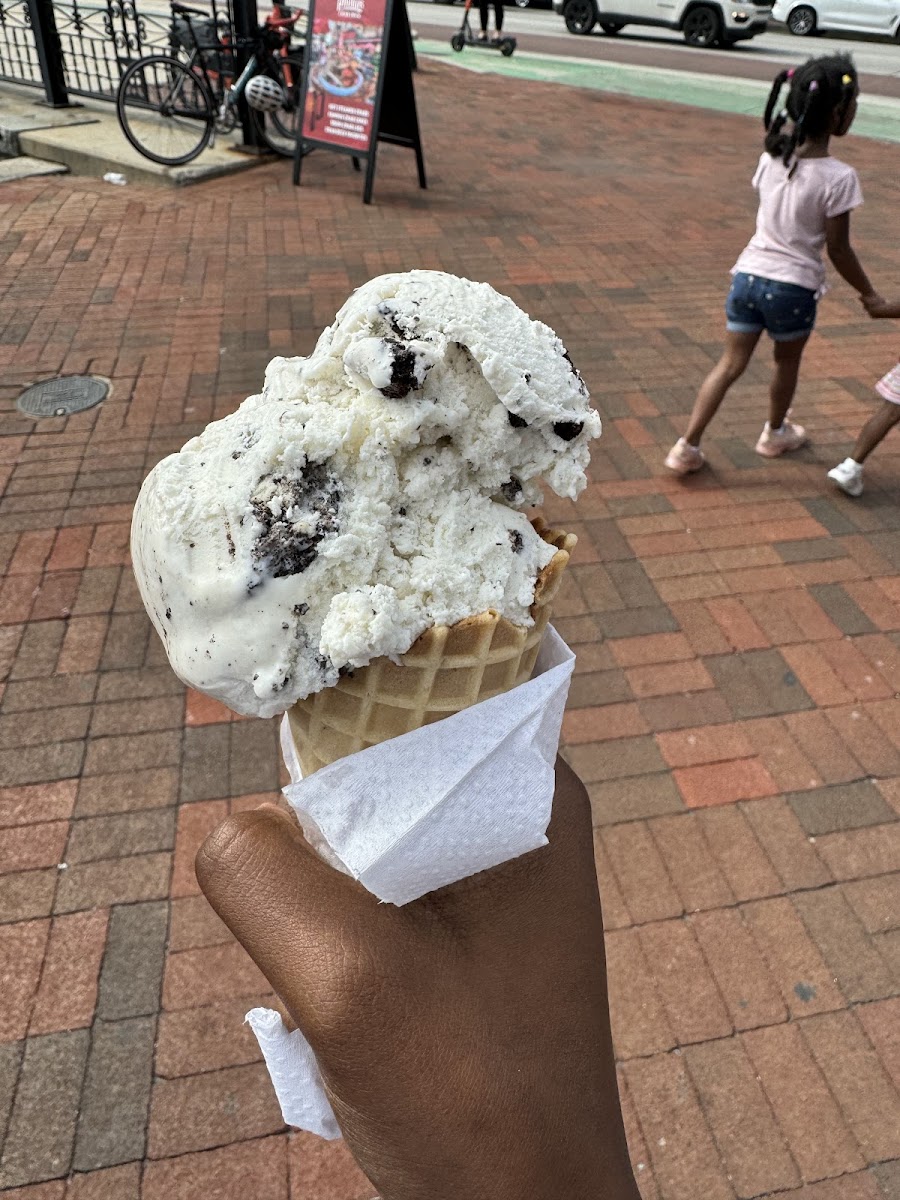 Luckys Coffee, Ice Cream & Candy Photo 5