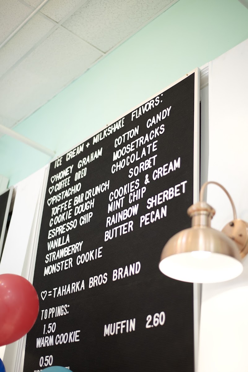 Luckys Coffee, Ice Cream & Candy Photo Menu 7