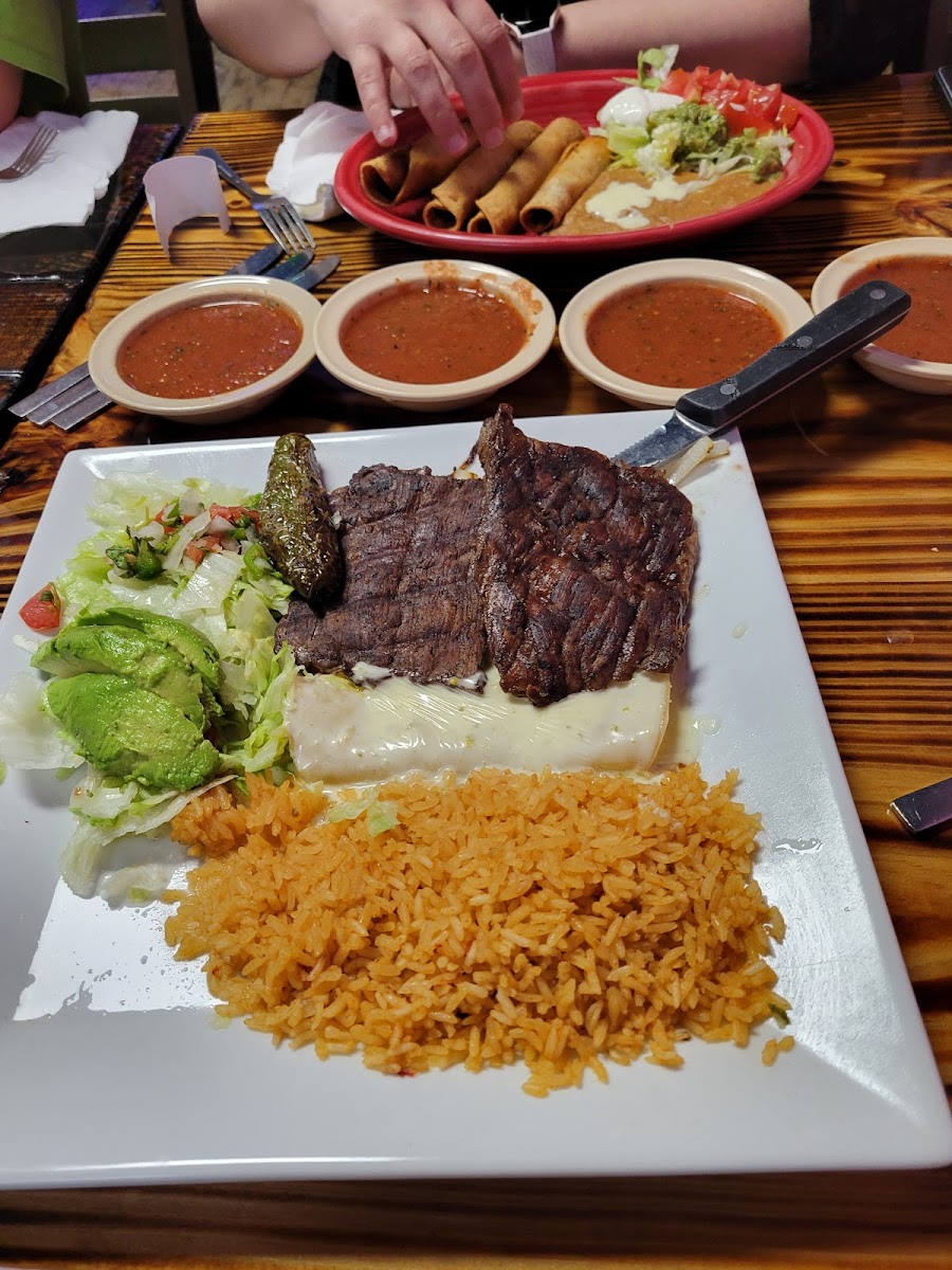 La Carreta Mexican Restaurant Photo 6