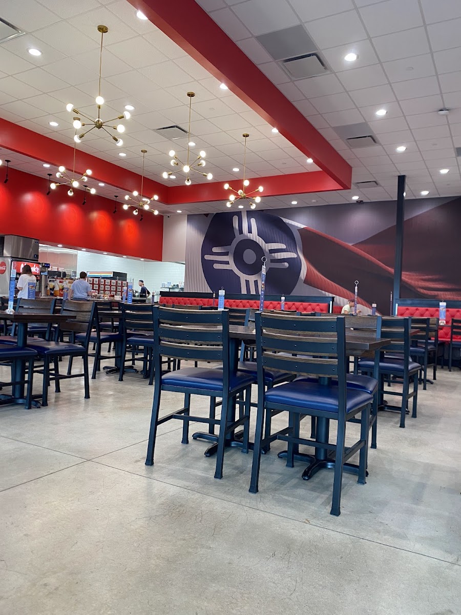 Newk's Eatery Photo 3