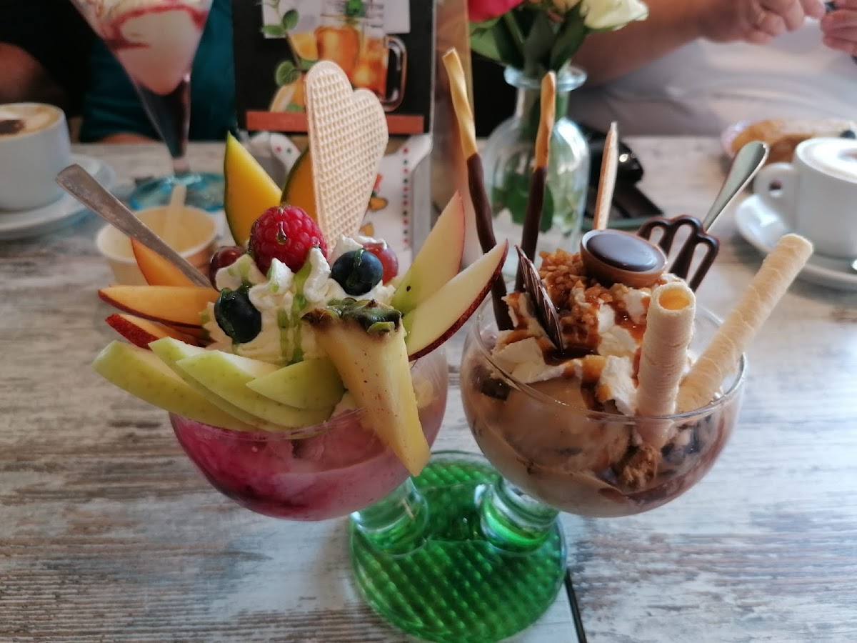 Eis-Café Venezia Photo 4