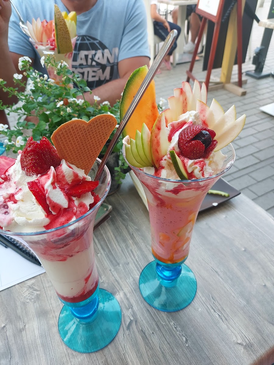 Eis-Café Venezia Photo 7