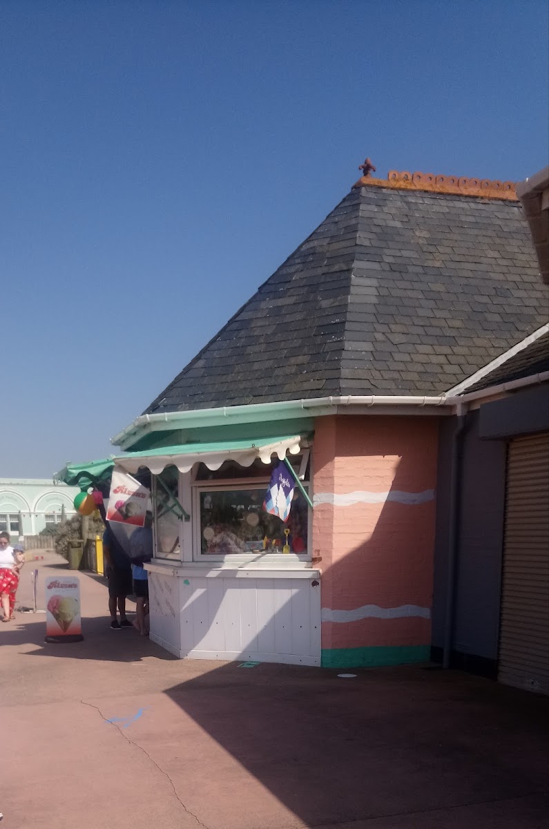 Beach Cafe Photo 3