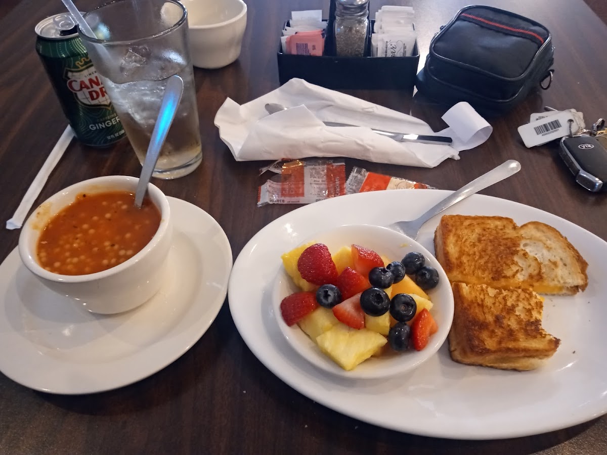 Maria's Family Restaurant Photo 3