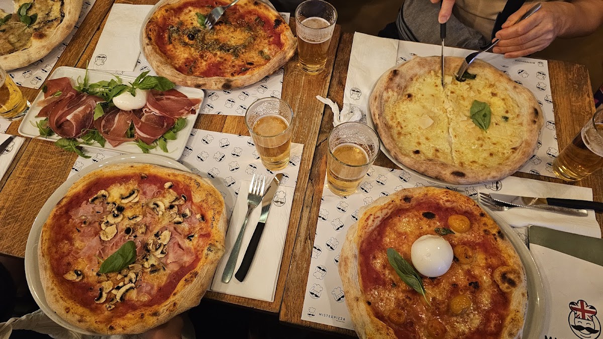 Mister Pizza Photo 6