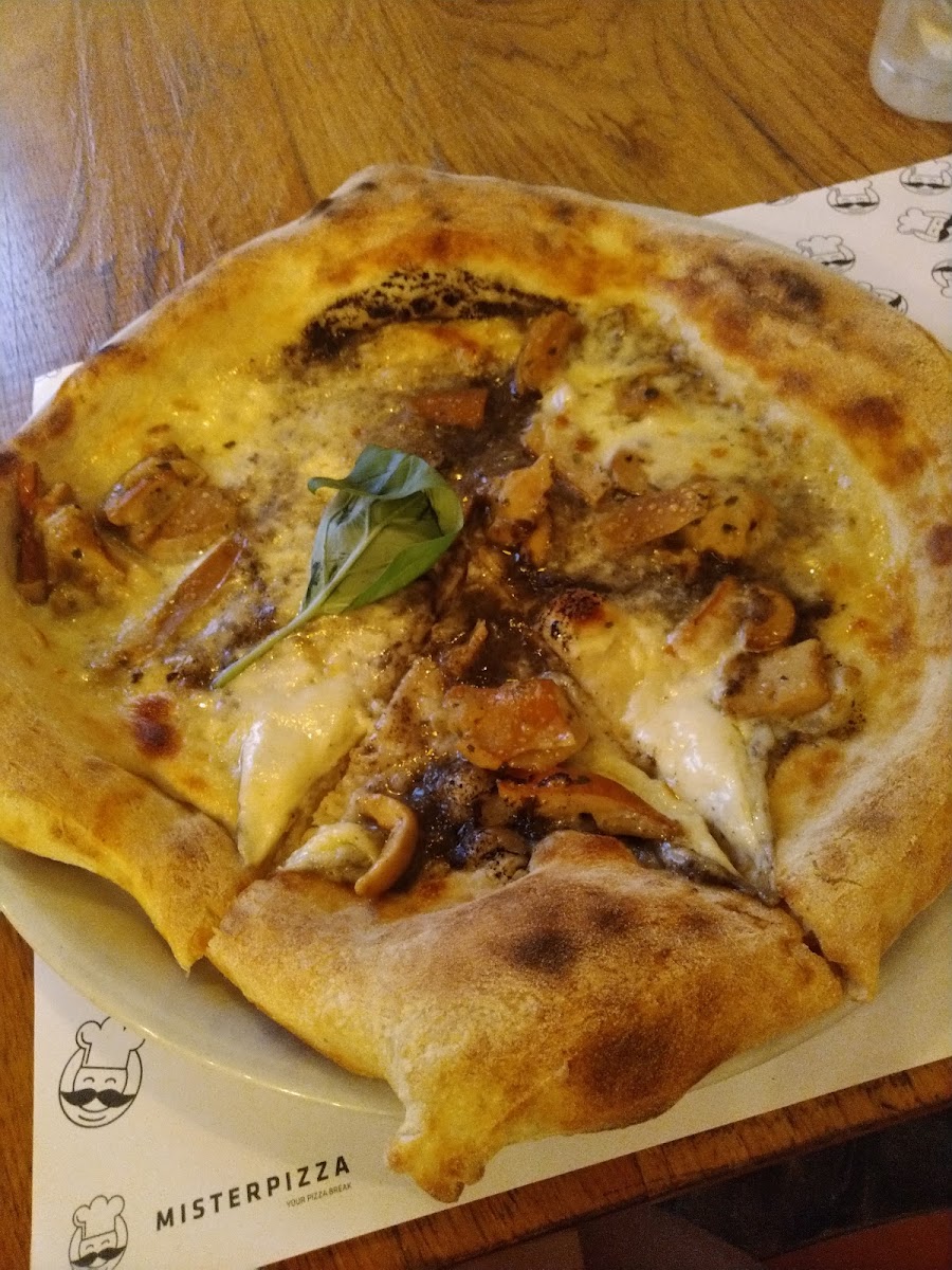 Mister Pizza Photo 8