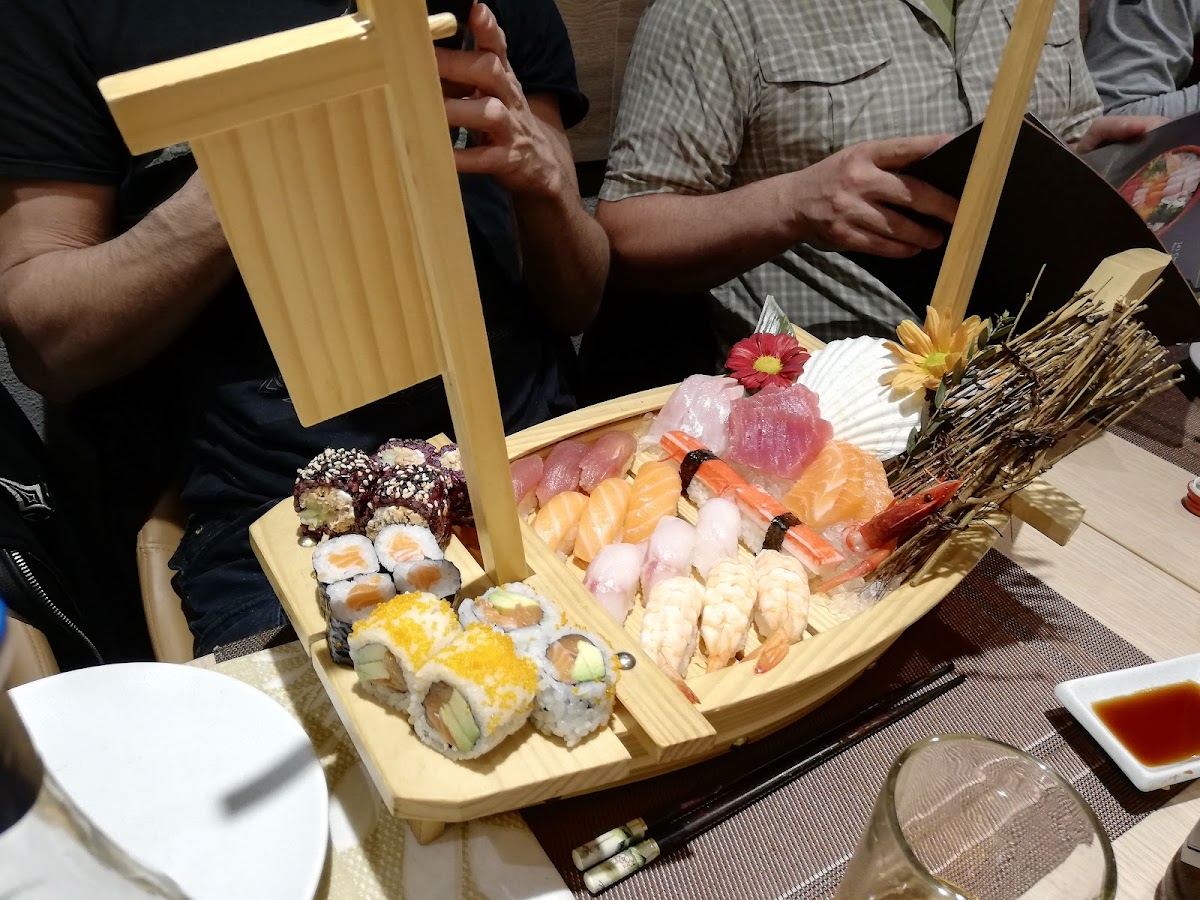 Sushi House Photo 9
