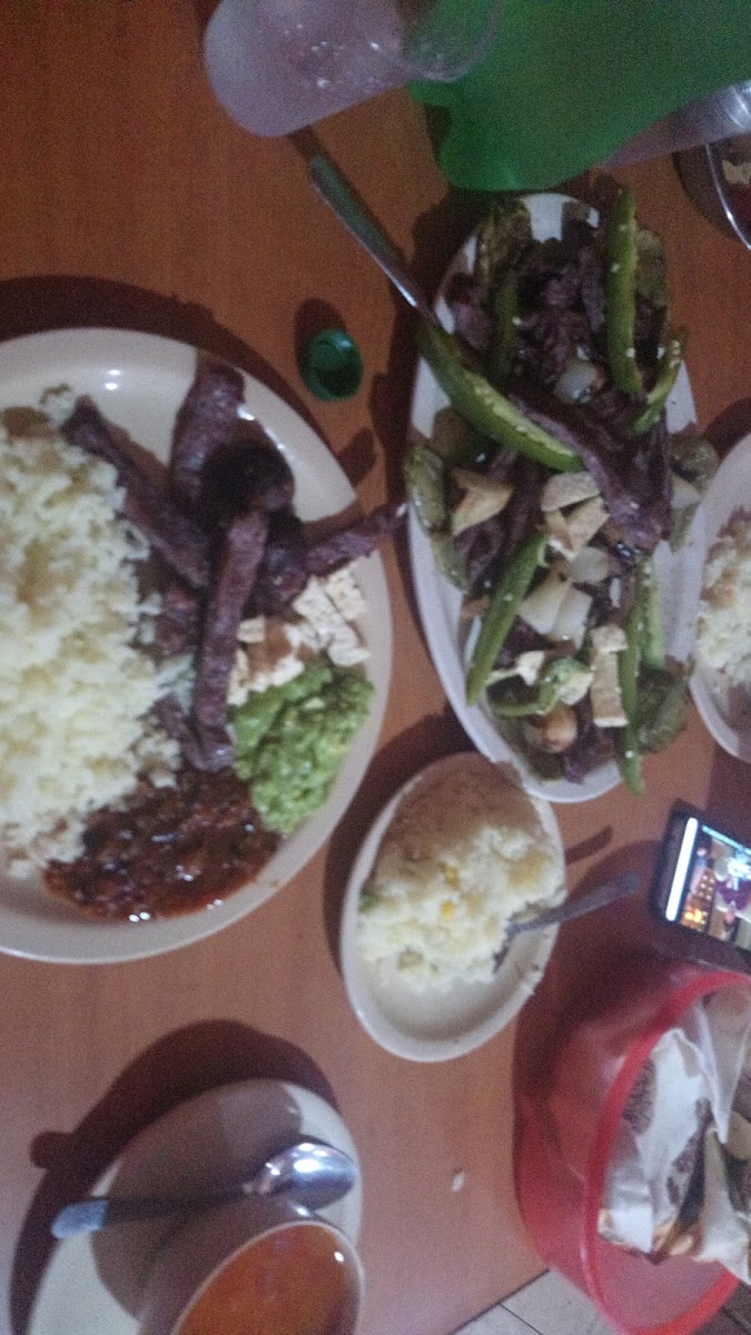 Pollo Feliz Photo 5