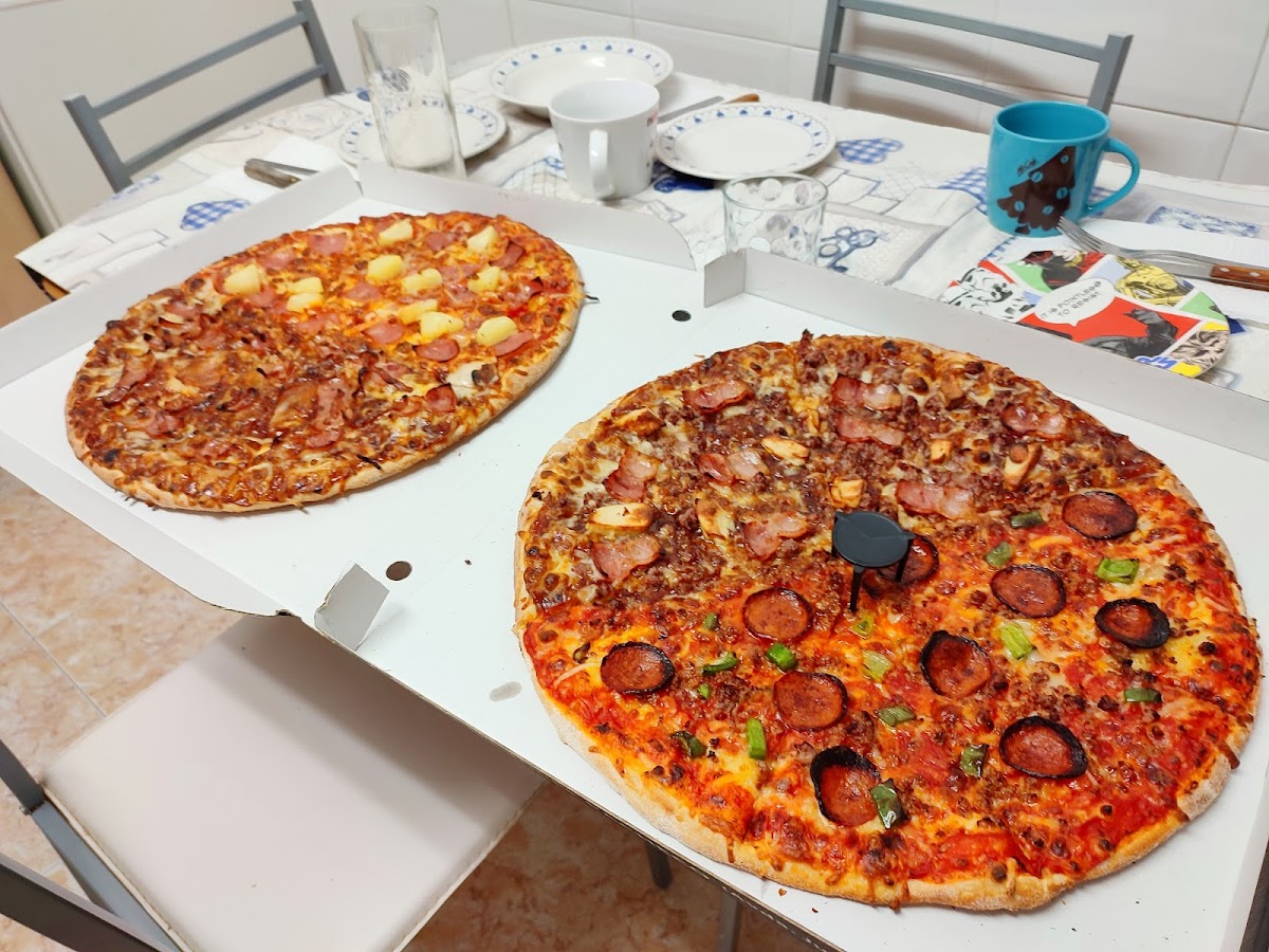 La Pizzería Photo 6