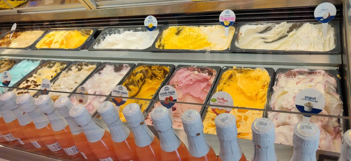SU e ZO Gelateria Pasticceria Photo 7