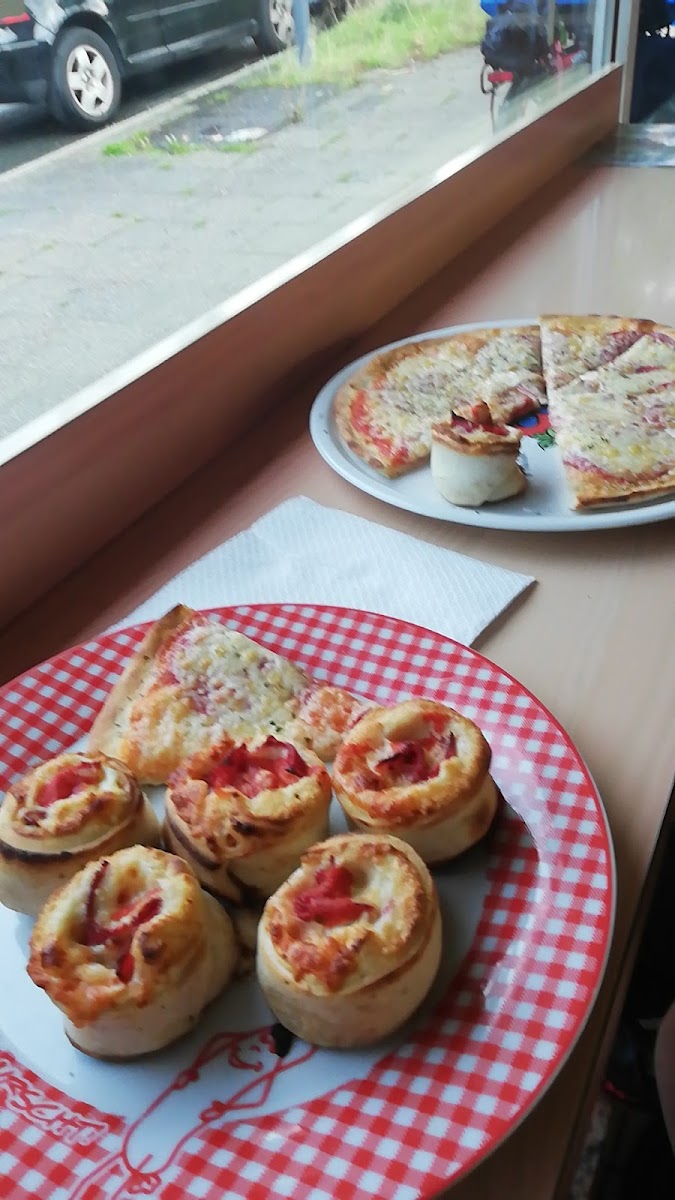Pizzeria La Fontana Photo 7