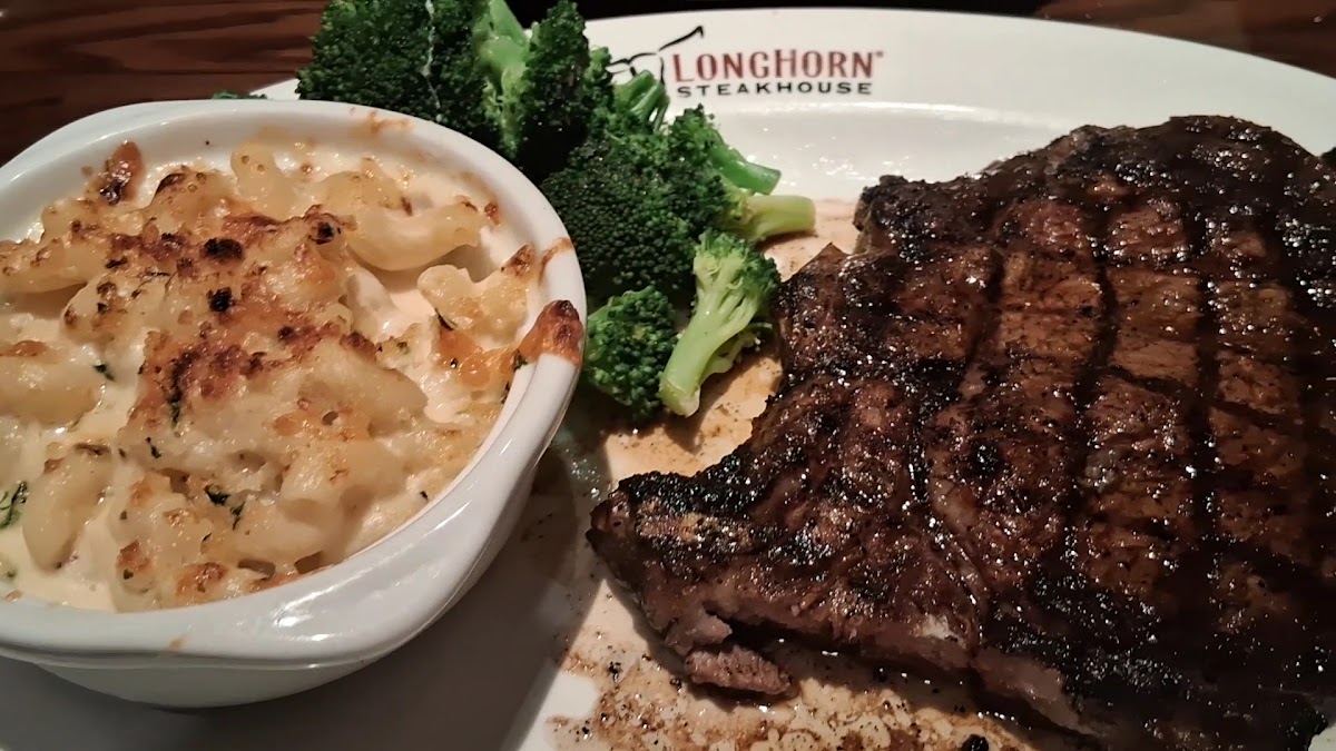 LongHorn Steakhouse Photo 2