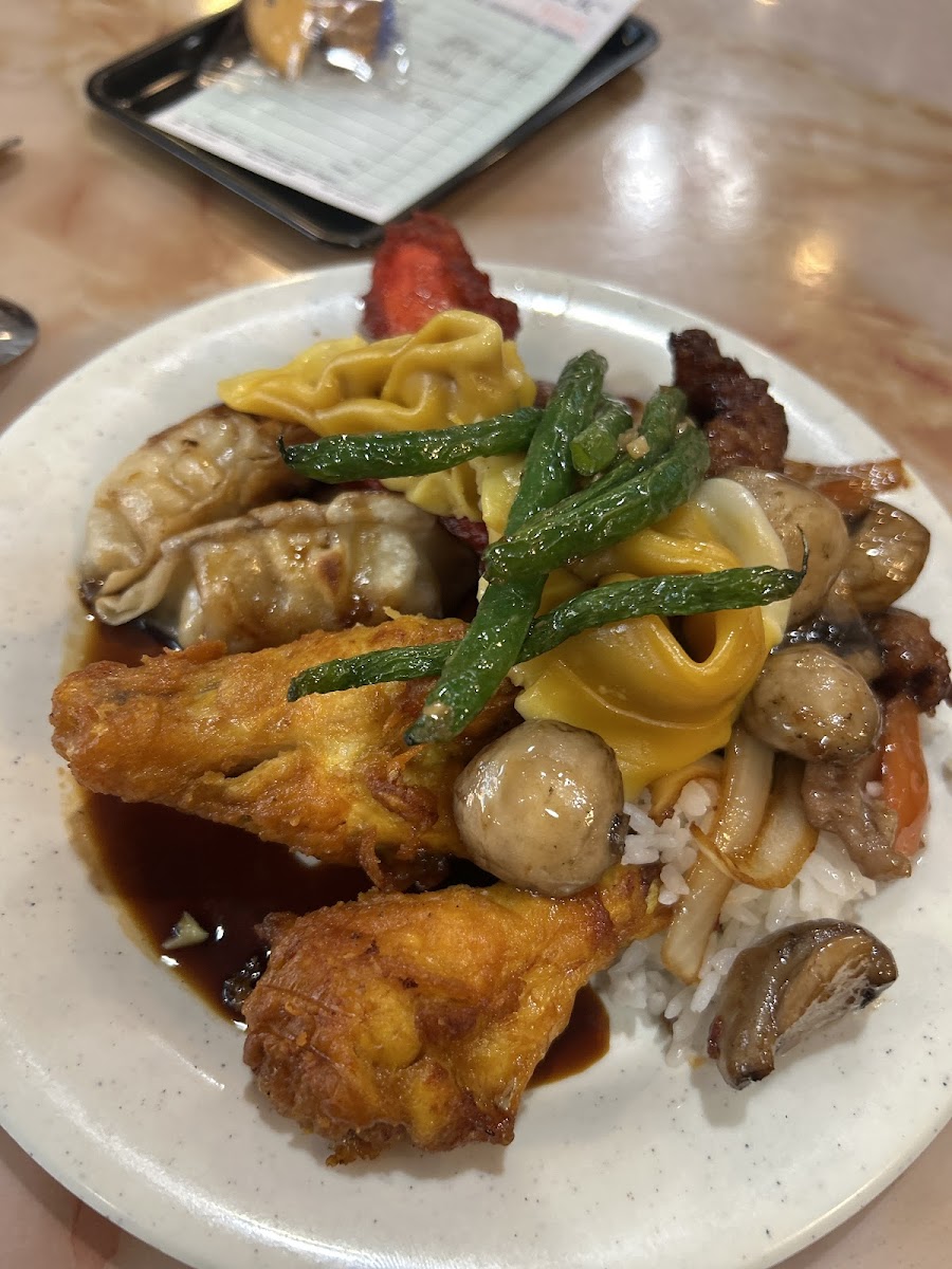 Grand Buffet Photo 3