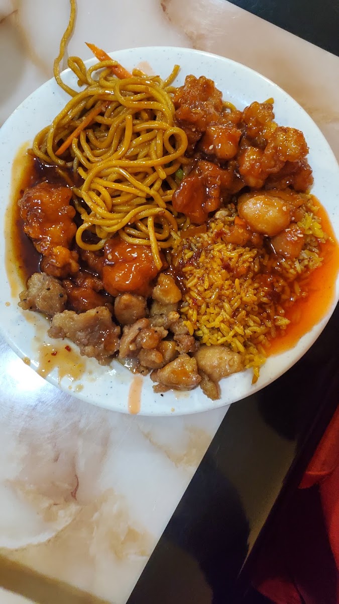 Grand Buffet Photo 7
