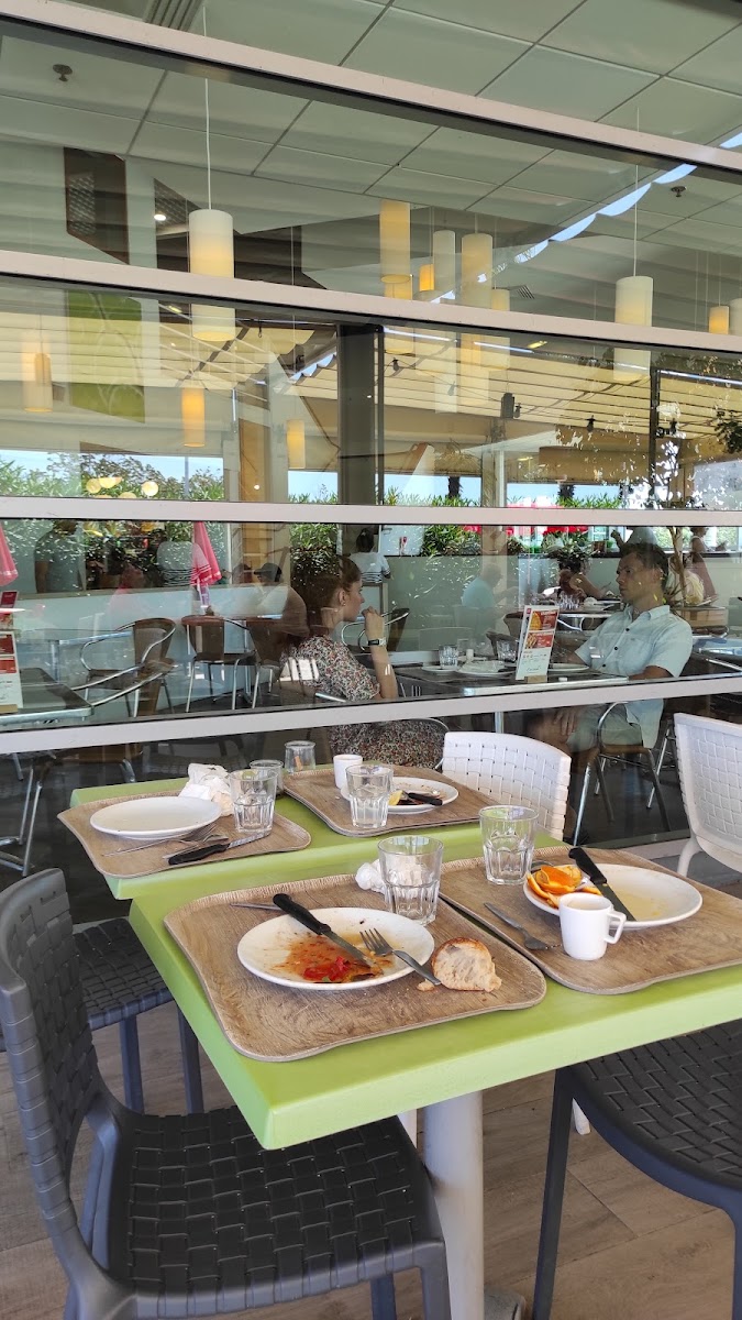 Crescendo Restaurant Photo 5