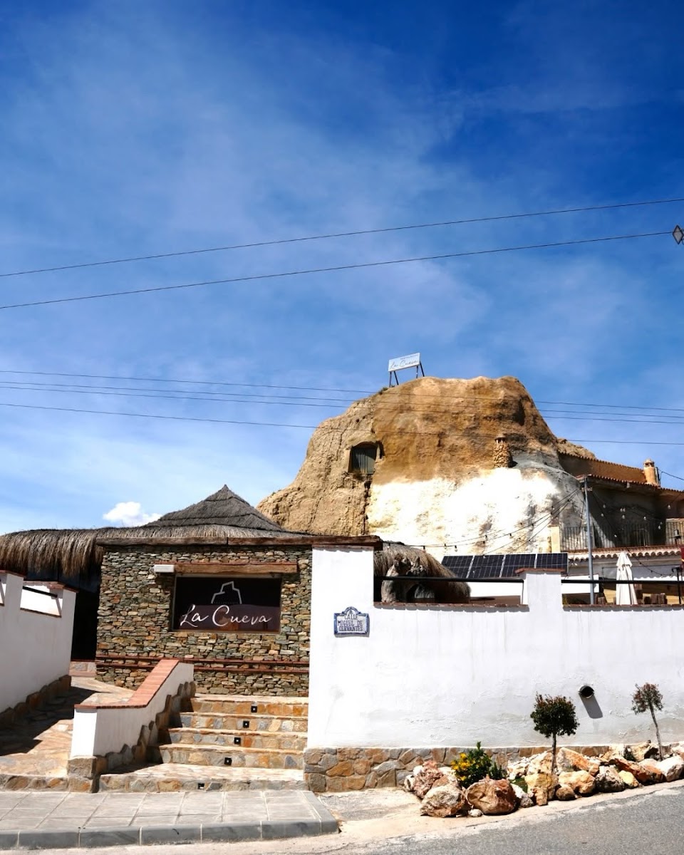 La Cueva Photo 9